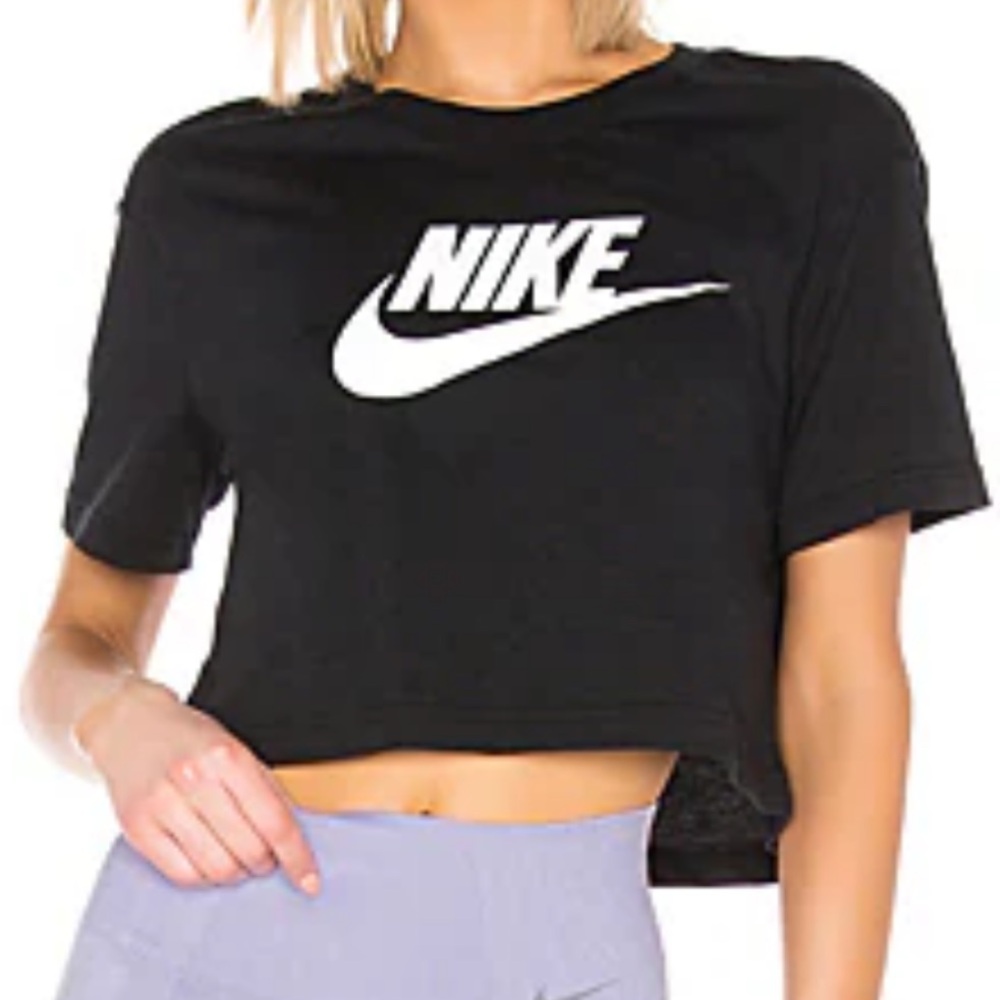 NSW Essential Crop Tee in Black & White
Nike
Color: Black & White
Size: S